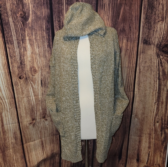 Tahari Sweaters - Tahari Hooded Cardigan Size S